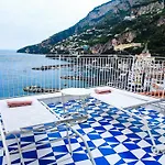 Amalfully Boutique Apartment - A Seaview Gem