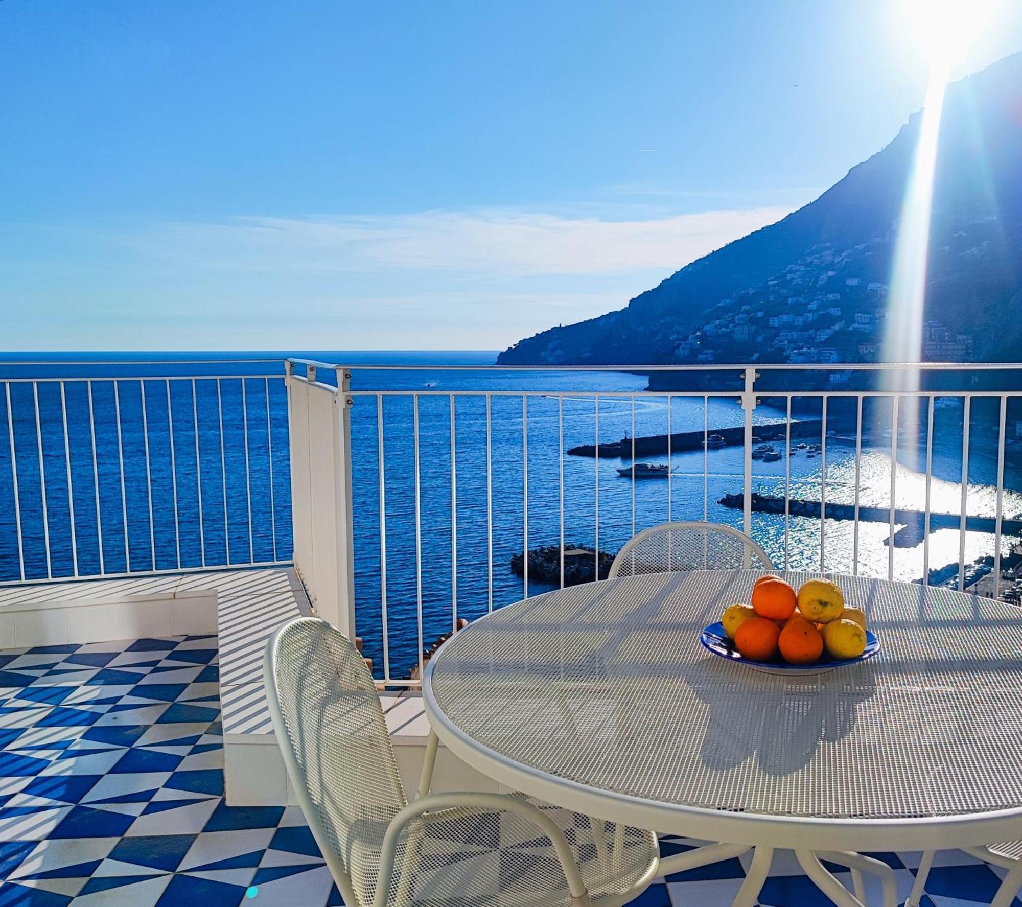 Amalfully Boutique - A Seaview Gem