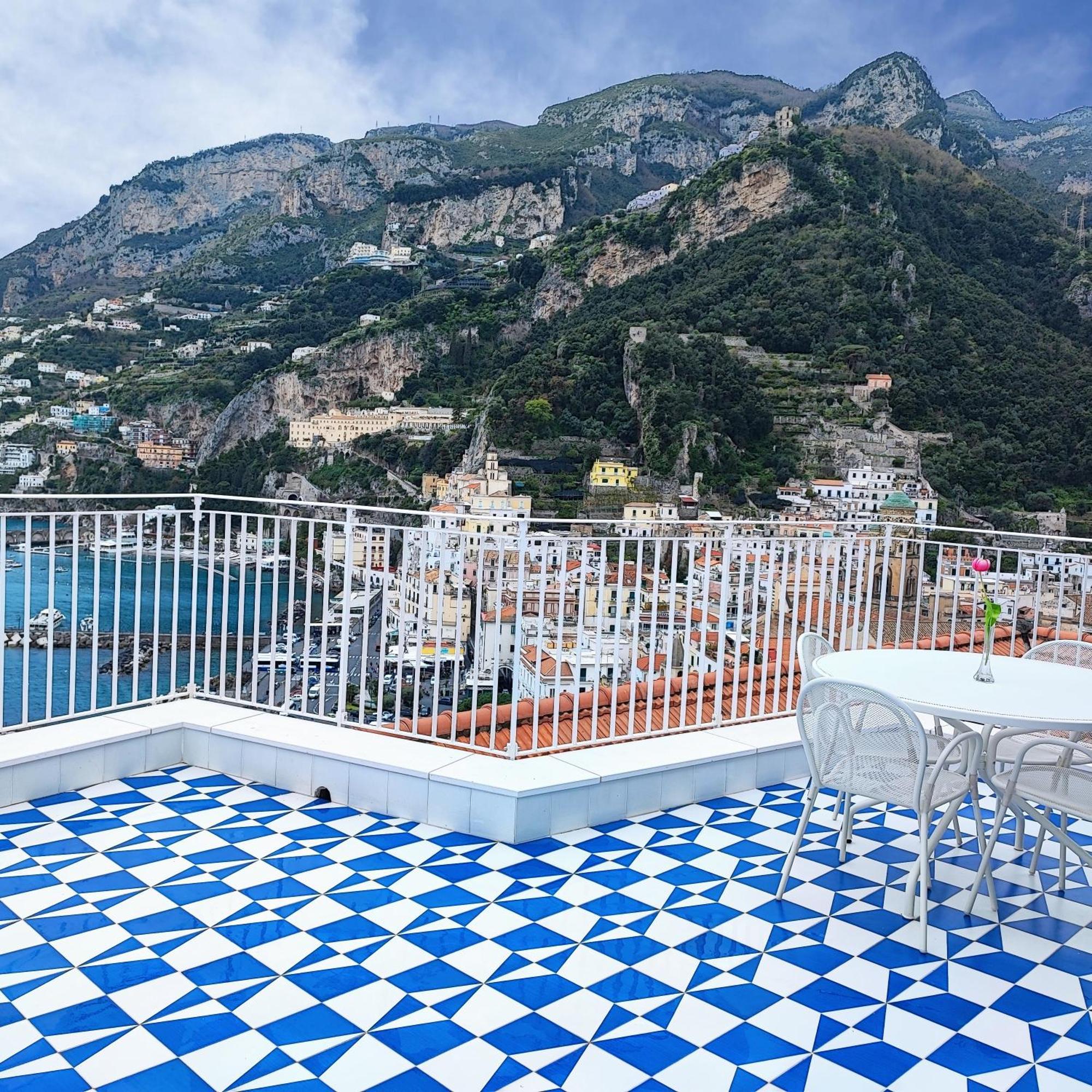 Casa vacanze Amalfully Boutique - A Seaview Gem *