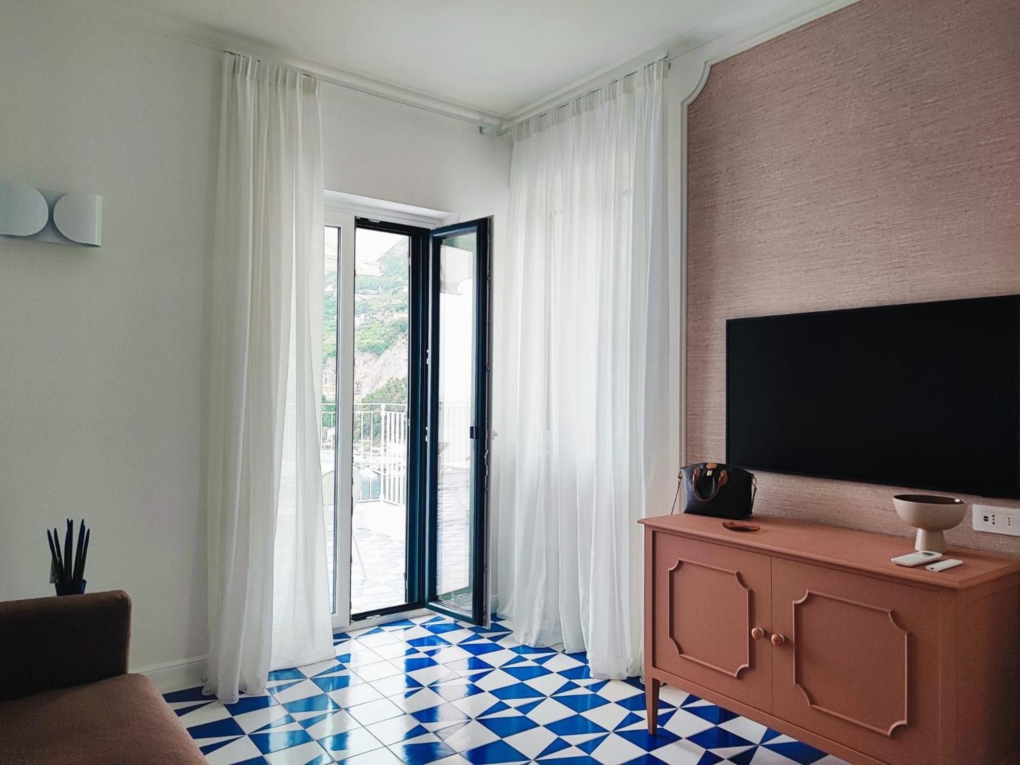Amalfully Boutique - A Seaview Gem Casa vacanze *